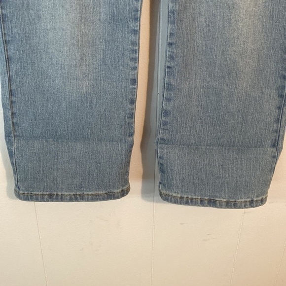 Blue Pointe Authenic Denim Embellished  Capri Jeans NWT 9 - Picture 3 of 9